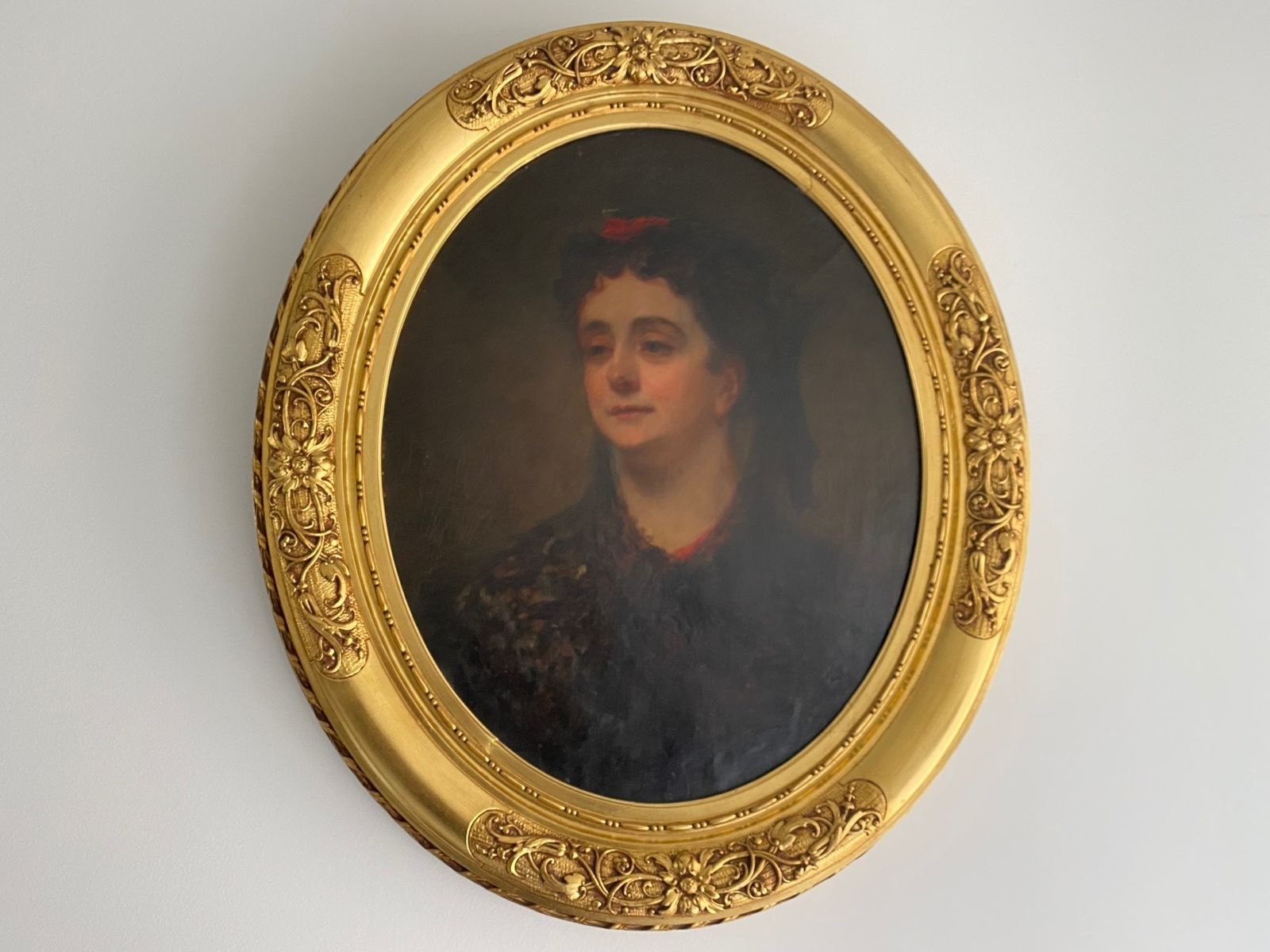 19th Century Oval Portrait Oil Painting Of Lady With Red Hair Ornament By German / Scottish Artist Otto Leyde R.S.A   R.S.W. (1835 1897)