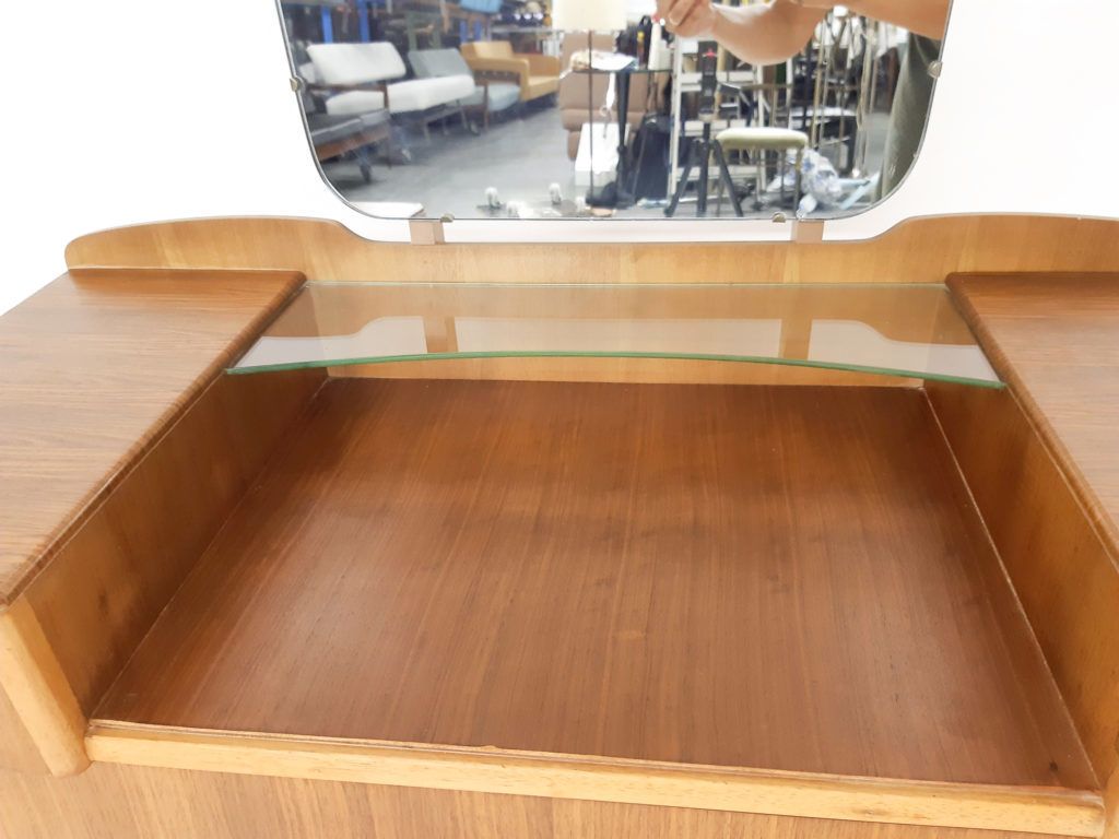 1490.112 Small Dressing Table / Vanity By Gunther Hoffstead For Uniflex, photo
