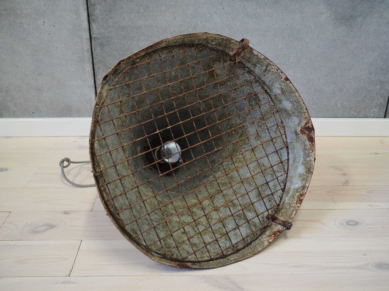 Metal Lamp, Industrial Style, 50s photo vinterior