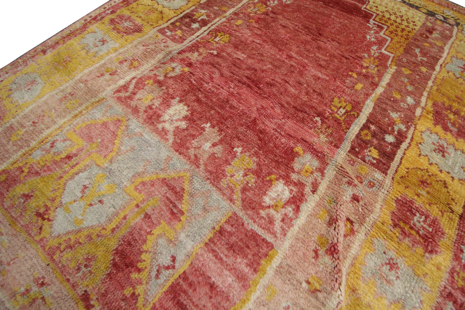 Small Antique Rug Gold Turkish Carpet Prayer Rug 138 X 106 Cm photo Textiles