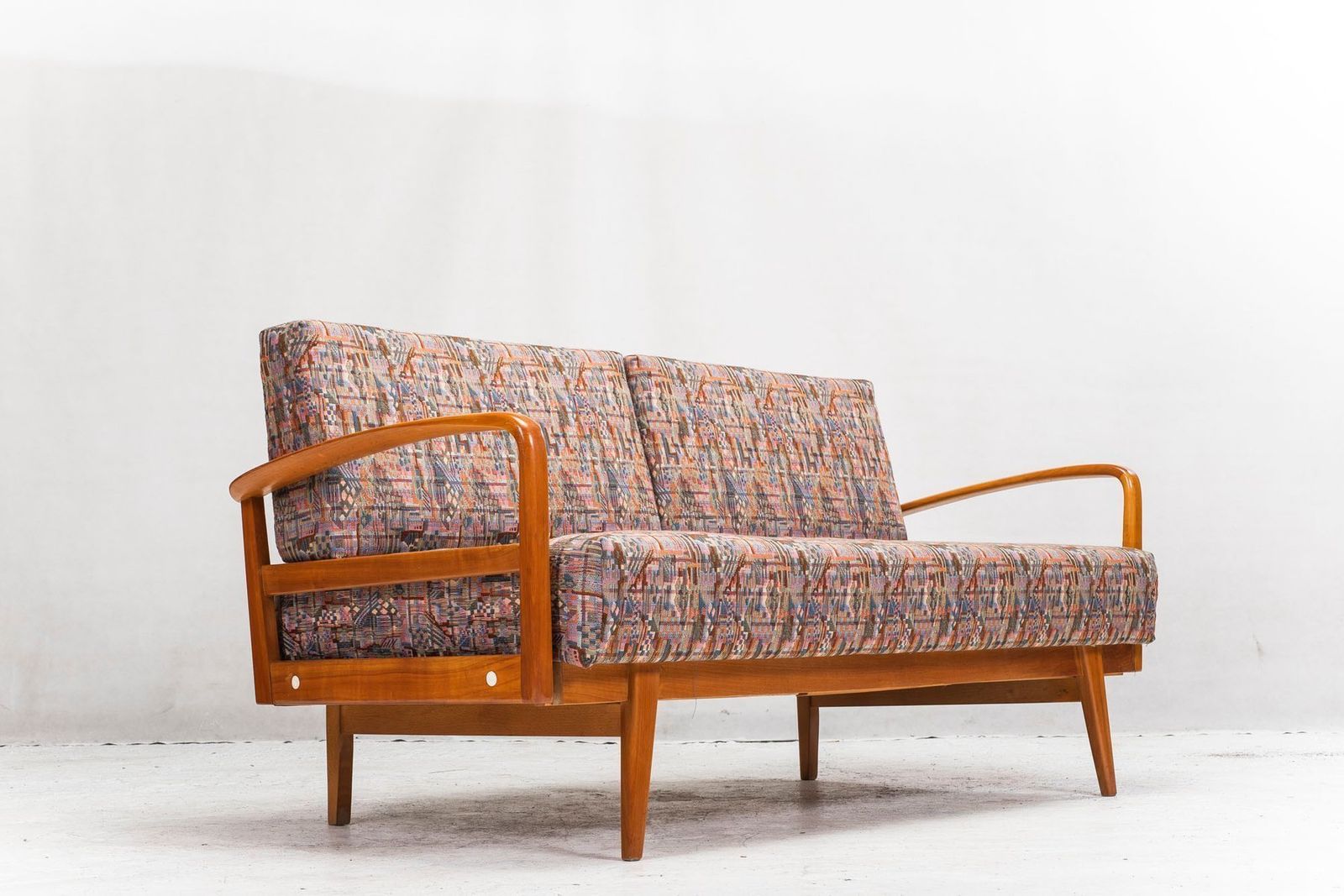 photo vintage Antimott Easy Chairs & Daybed In Cherry By Walter Knoll / Wilhelm Knoll For Knoll Inc. / Knoll International, 1950s, Set Of 3