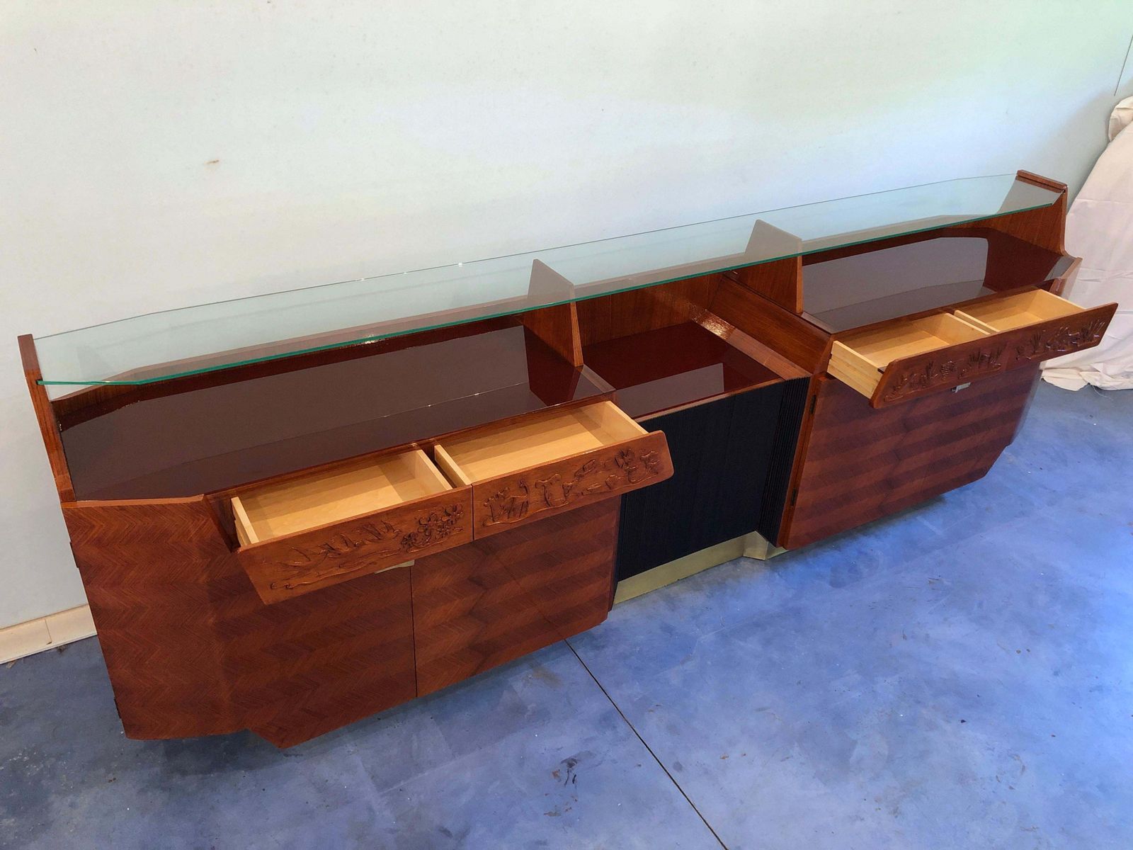 photo vintage Italian Midcentury Sideboard Manufactured By Consorzio Esposizioni Mobili Cantù