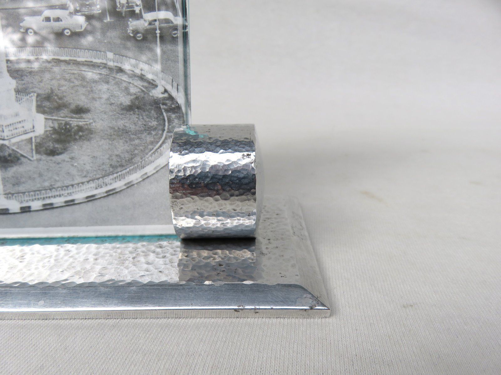 Art Deco Hammered Aluminum Picture Frames, 1930s photo vinterior