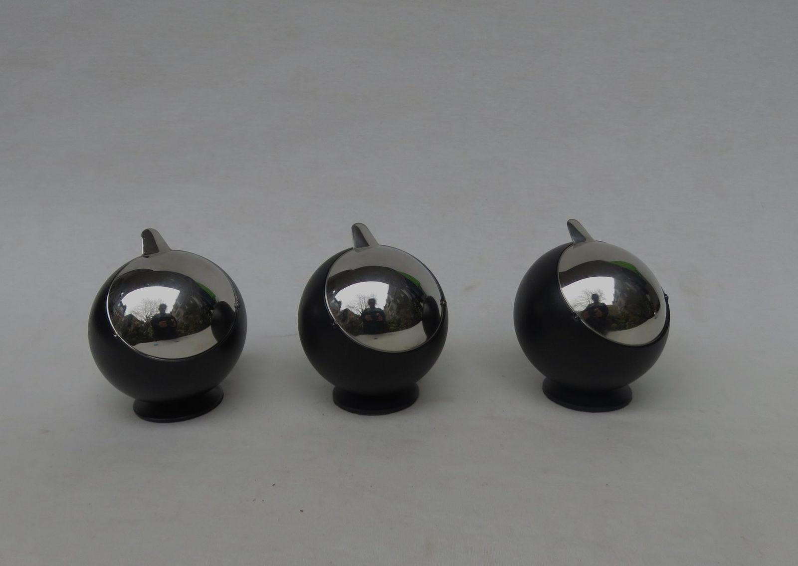 Large Model Smokny Ball Ashtrays From F.W. Quist, 1970s, Set Of 3 photo for sale