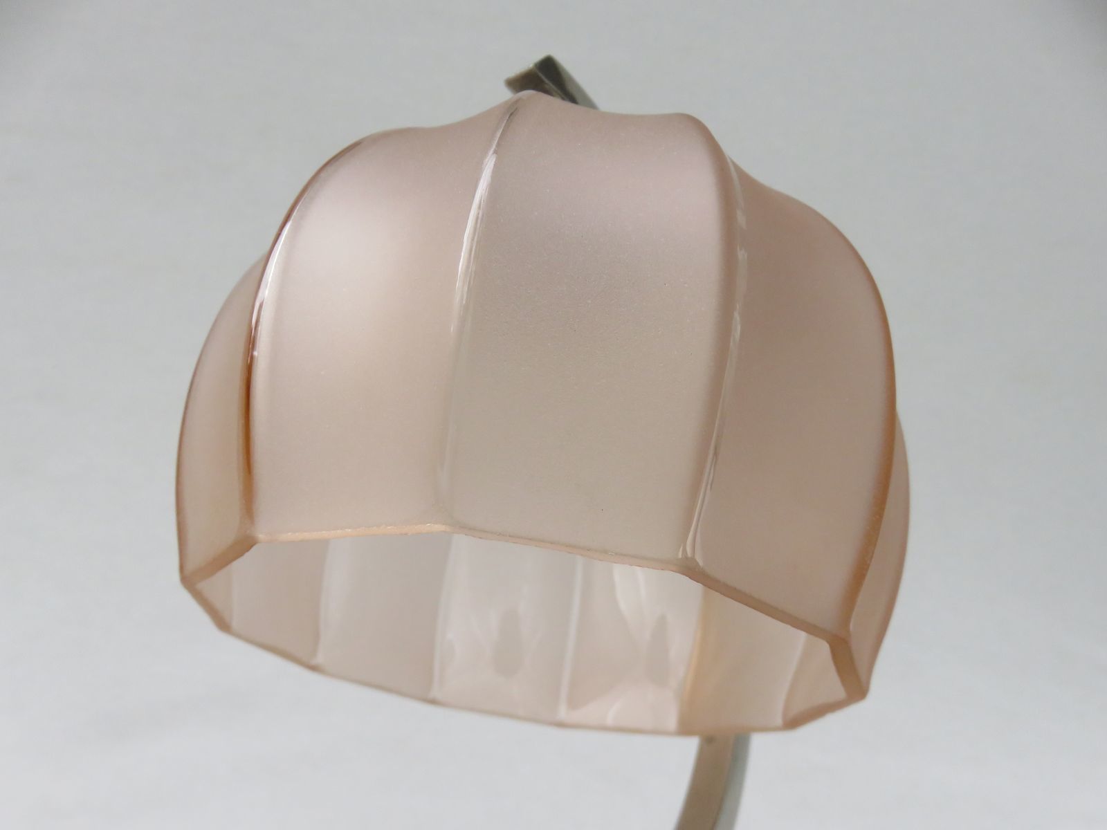 photo furniture Elegant French Art Deco Small Table Lamps, Set Of 2