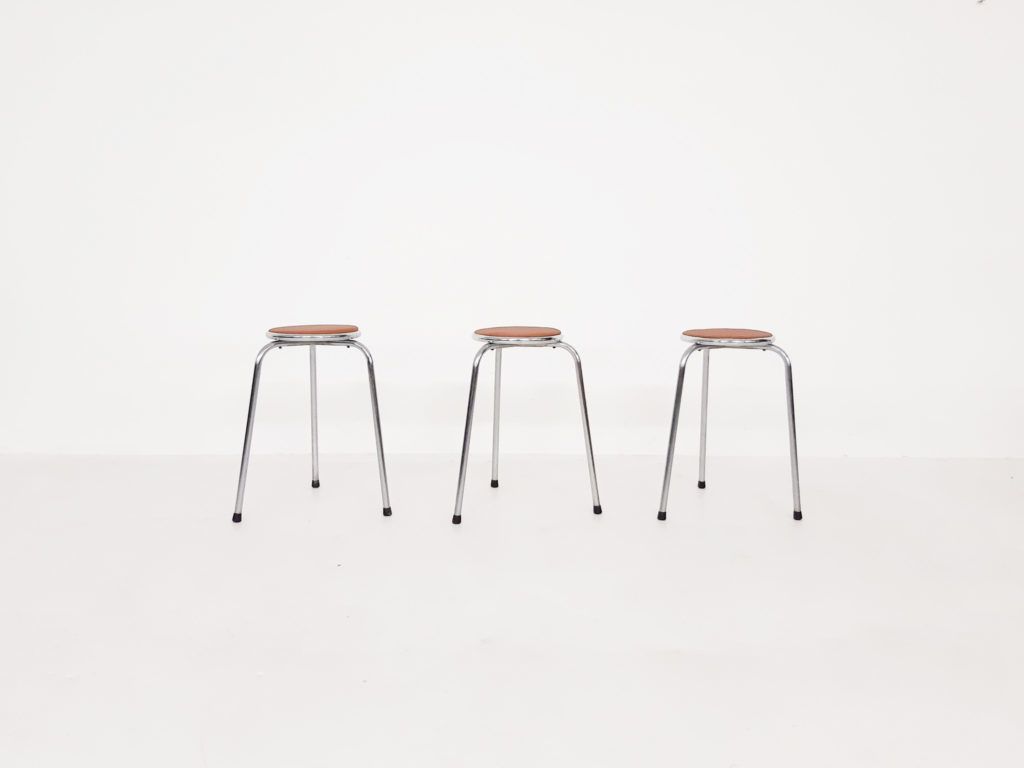 Set Van 3 Chromen Krukken Met Cognackleurige Leren Bekleding, Ca. Jaren 1960 photo for sale