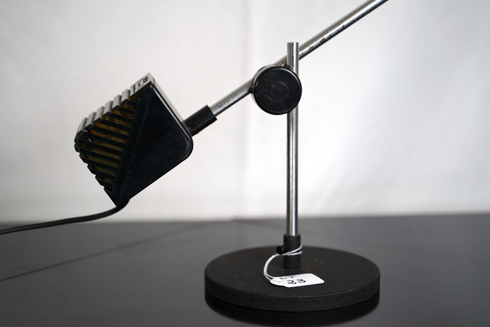 Italian Model Maniglia Table Lamp By De Pas, D'urbino And Lomazzi For Stilnovo, 1970s photo vinterior