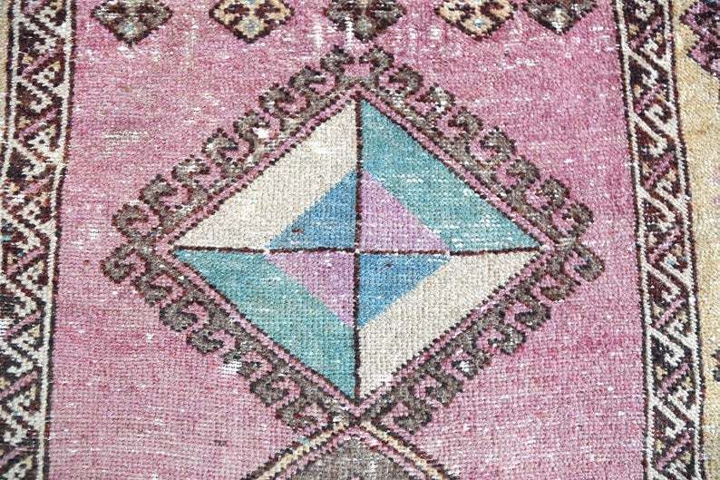 Turkish Runner, Bohemian, Pink Shabby Chic, Home Decor, Vintage Runner, Wool, Diamond Pink Runner, Hallway Runner Faded Distressed photo vintage