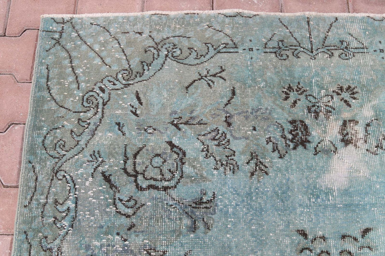photo furniture Teal, Turkish Vintage Rug, Distressed Rug, Area Rug, Oushak Rug, Wool Rug, Room Decor, Floral Rug, Living Room Rug, Blue Turquoise