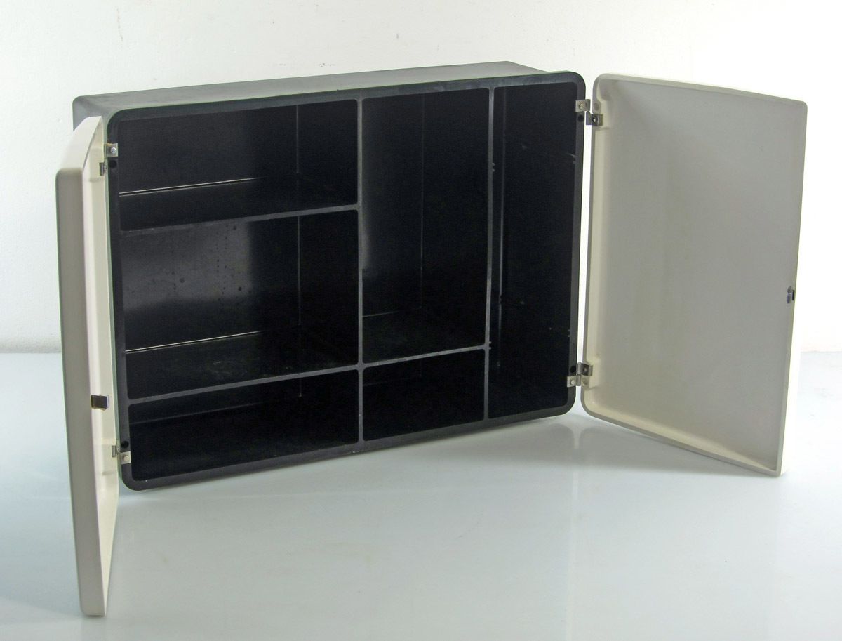 Grote Melamine Badkamerkast Uit De Jaren Vijftig photo furniture