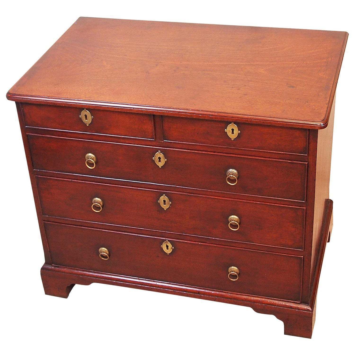 18th Century Mahogany Georgian Chest Of Drawers (England, Circa 1730)