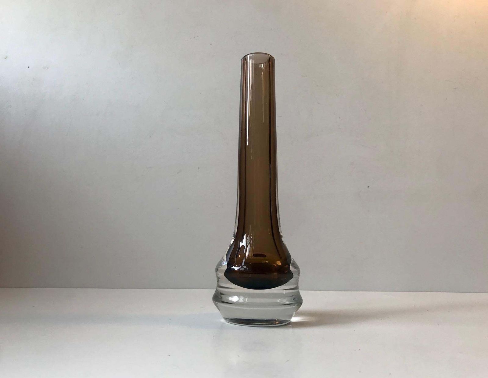 Scandinavian Sommerso Glass Vase By Josef Schott For Smålandshyttan, 1960s photo vinterior