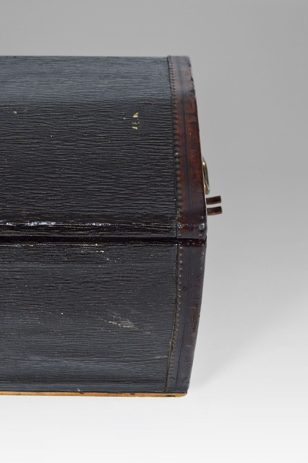 600.0 Black Car Trunk, Brand "Innovation", 1920s photo