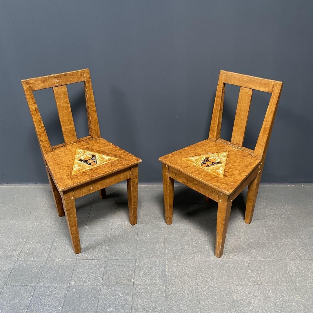Set Van Twee Geschilderde Zweedse Stoelen photo furniture