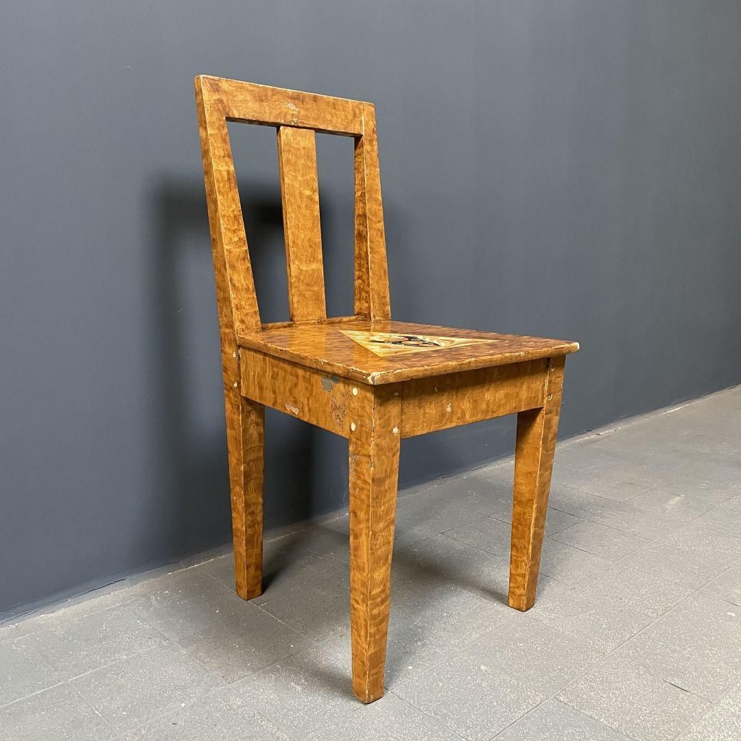 photo vintage Set Van Twee Geschilderde Zweedse Stoelen