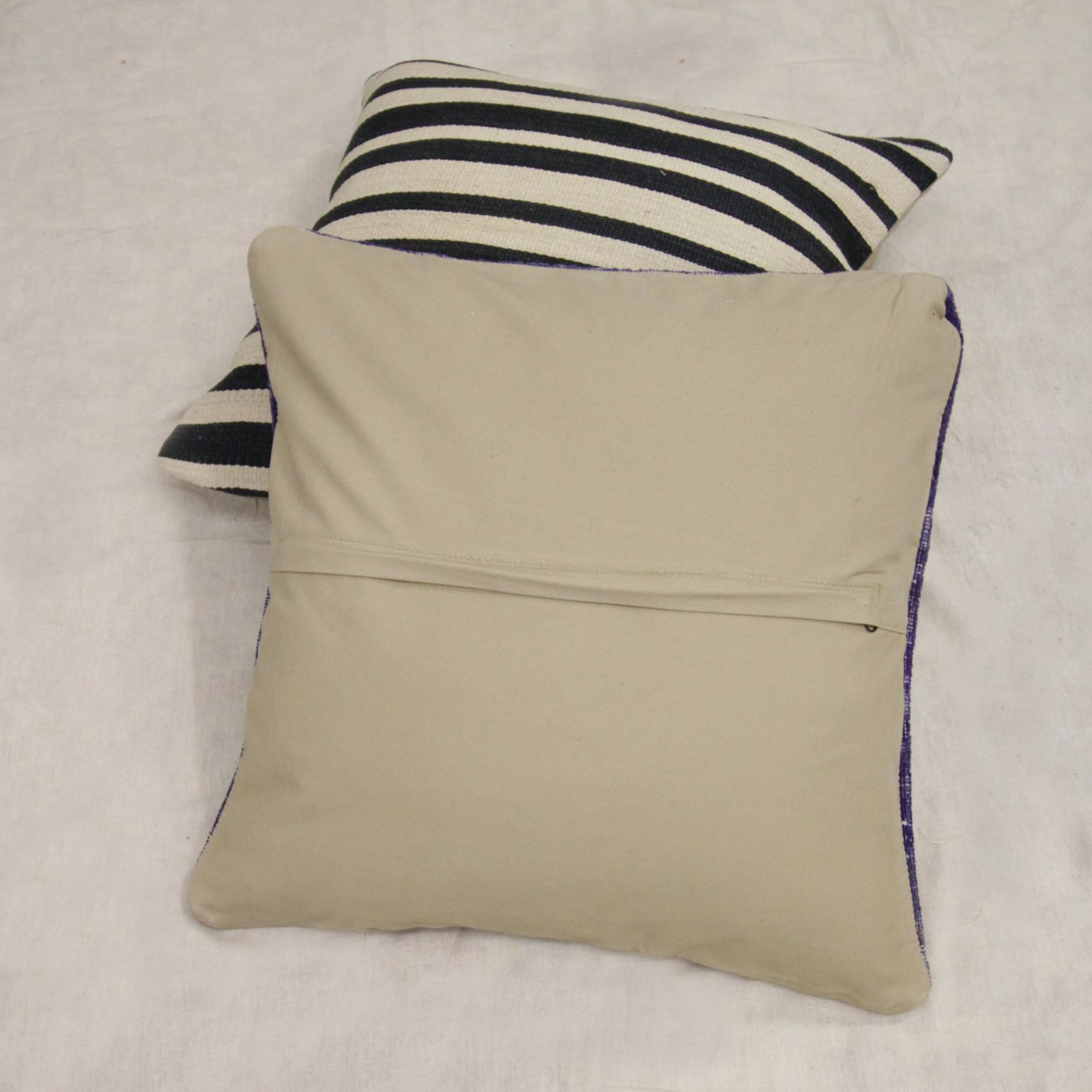 Geometric Kilim Cushion Cover, Handmade Oriental Scatter Cushion photo vinterior