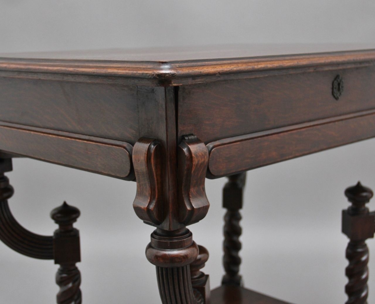 photo vinterior Early 20th Century Metamorphic Oak Desk