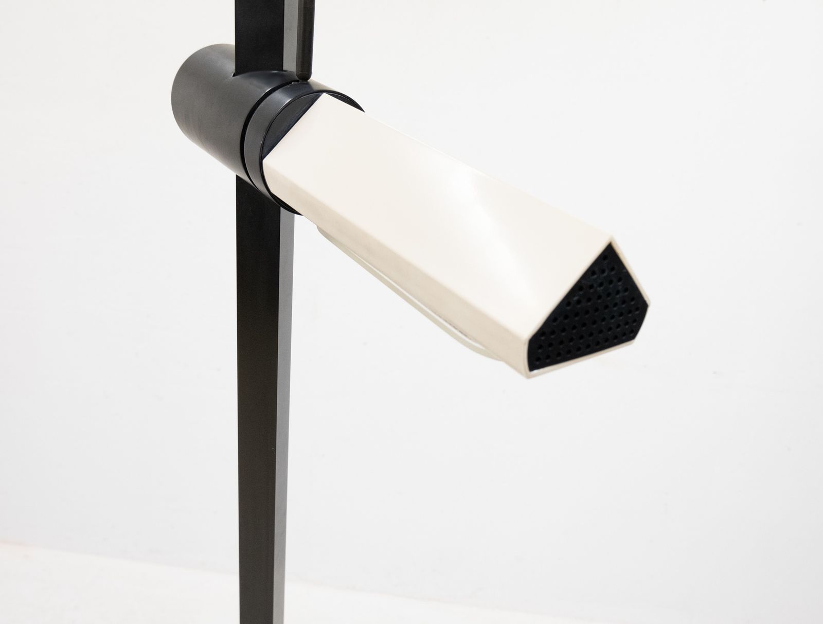 photo furniture G.F. Frattini For Luci Caltha Adjustable Floor Lamp, Italy, 1982