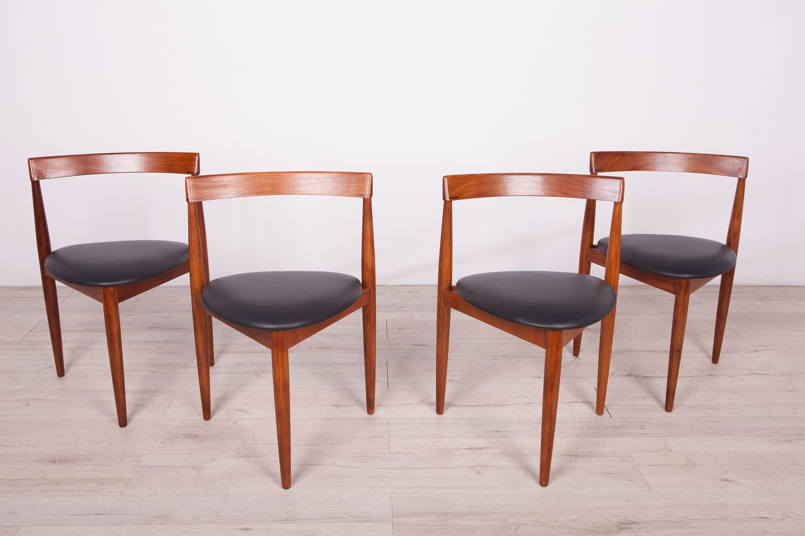 photo furniture Compact Dining Chairs By Hans Olsen For Frem Røjle, 1950s, Set Of 4