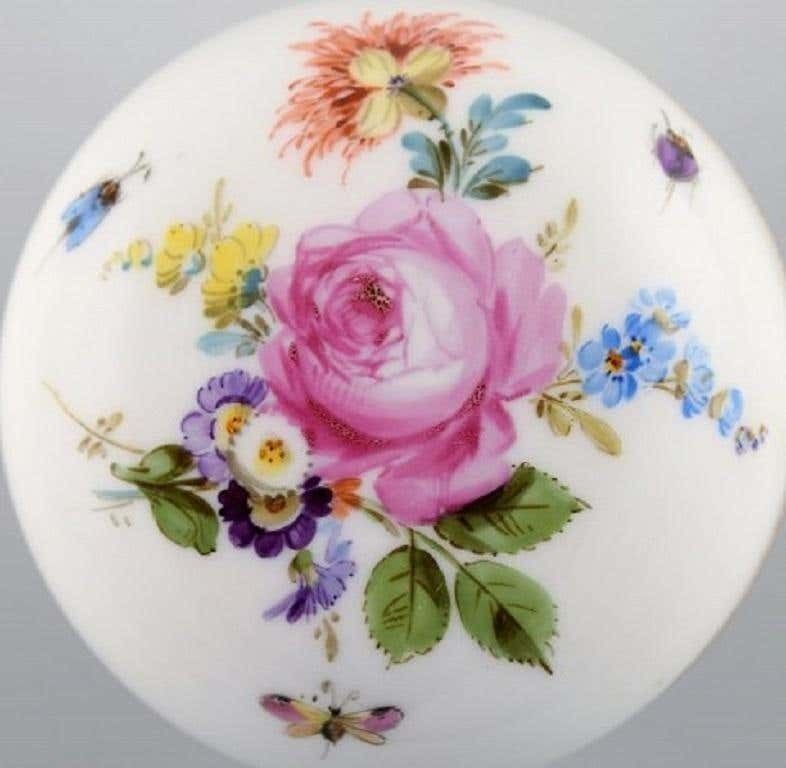 Meissen Bomboniere In Hand Painted Porcelain With Floral Motifs, 20th Century photo Home Decor