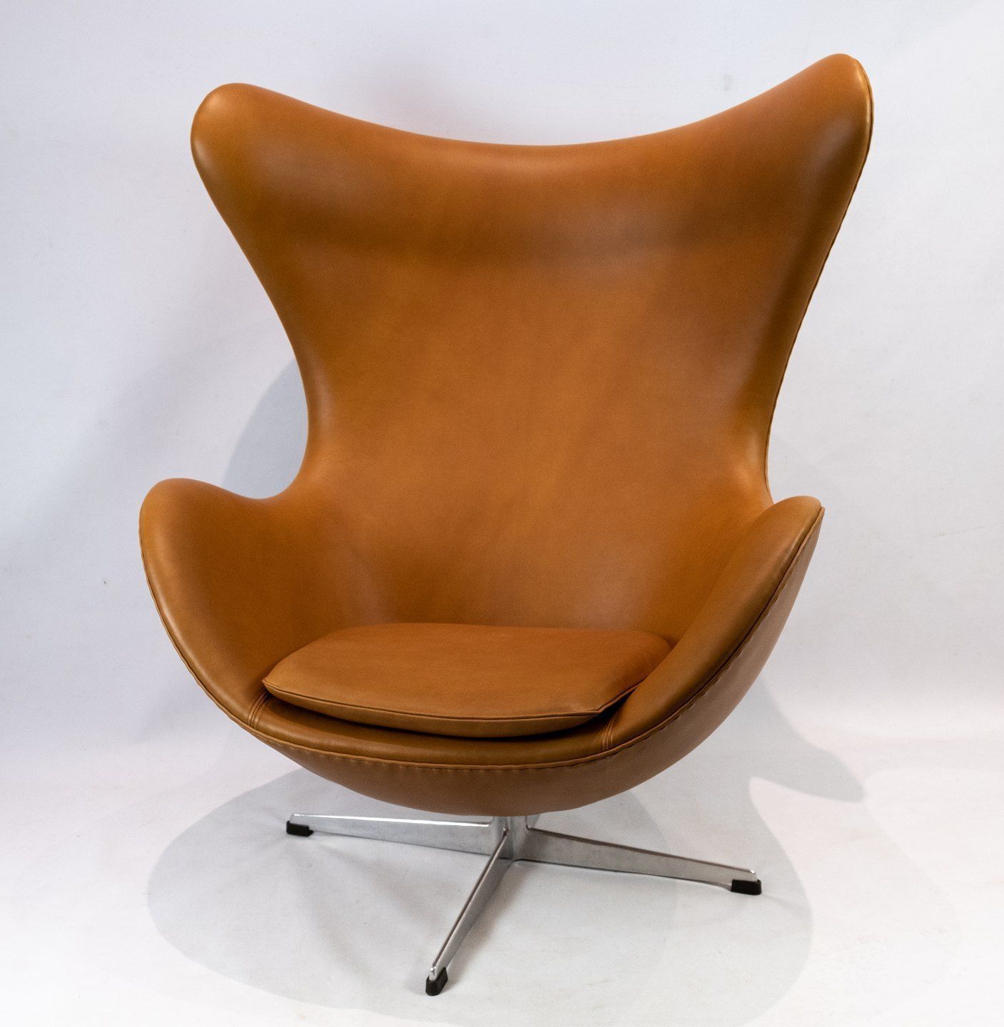 The Egg, Model 3316 Designed By Arne Jacobsen In 1958 And Manufactured By Fritz Hansen. photo furniture