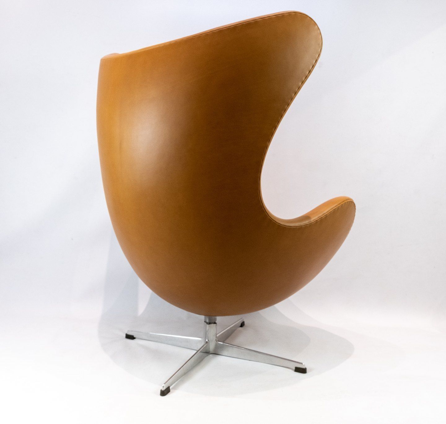 The Egg, Model 3316 Designed By Arne Jacobsen In 1958 And Manufactured By Fritz Hansen. photo for sale