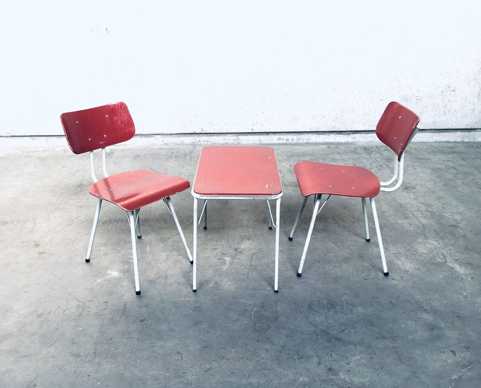 Dutch Design 2 Keukenstoelen En Bijzettafel Van Lemafa Den Haag, Ca. Jaren 1950 photo buy