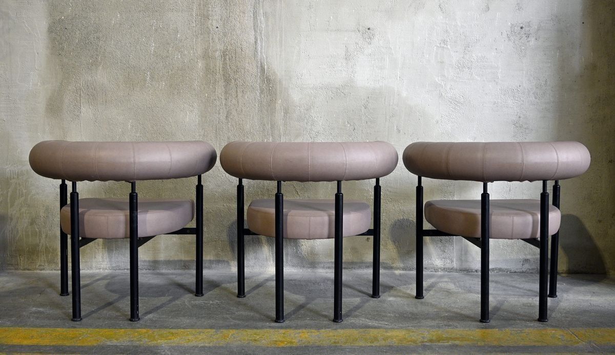 photo for sale Cobra Ej900 Chairs By Erik Jørgensen For Erik Jørgensen Møbelfabrik, 1980s, Set Of 3