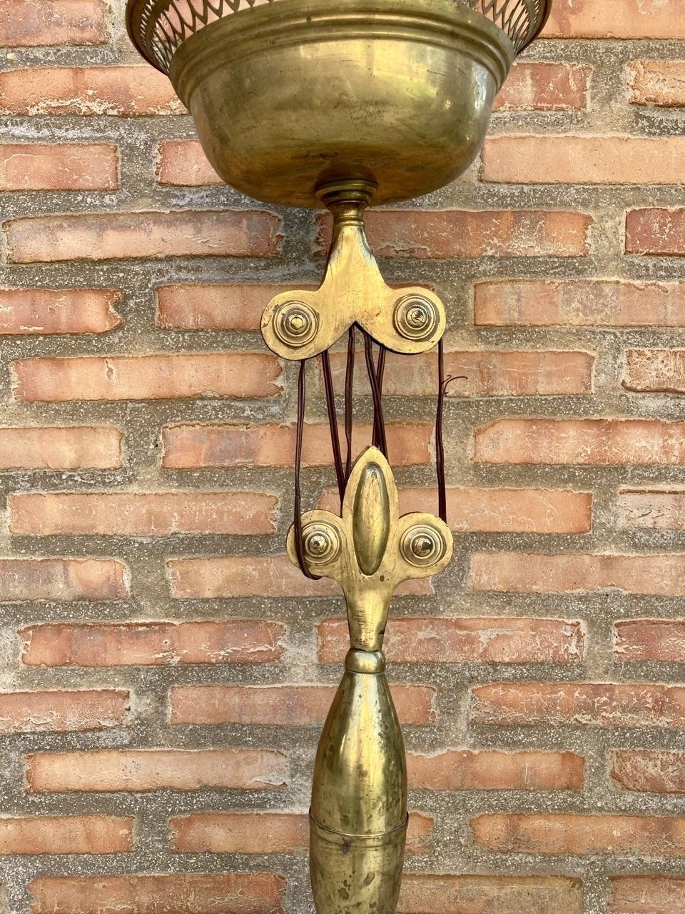 Verlichting Mid Century Katrolhanglamp Met Opaline Groen Kristalglas En Messing photo