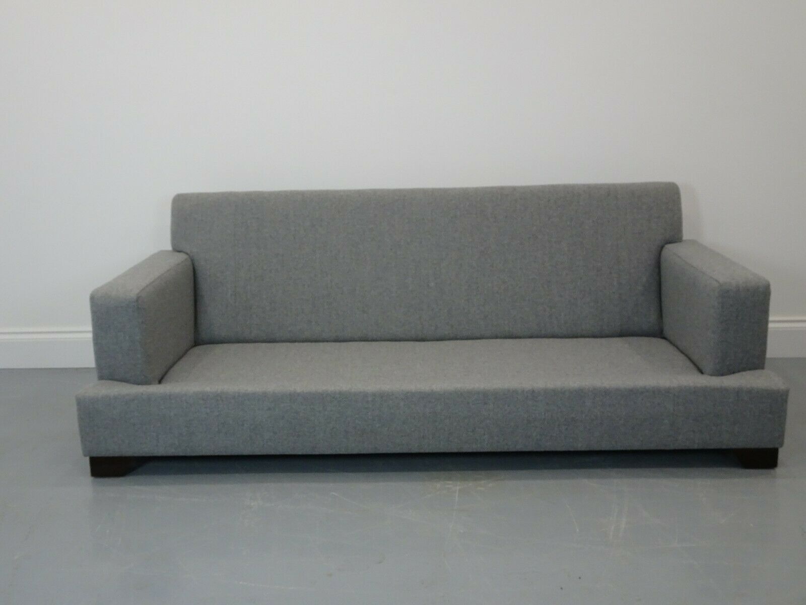 photo furniture Stunning Kingcome Sherwood 2.5 Seater In Mid Grey Lambswool