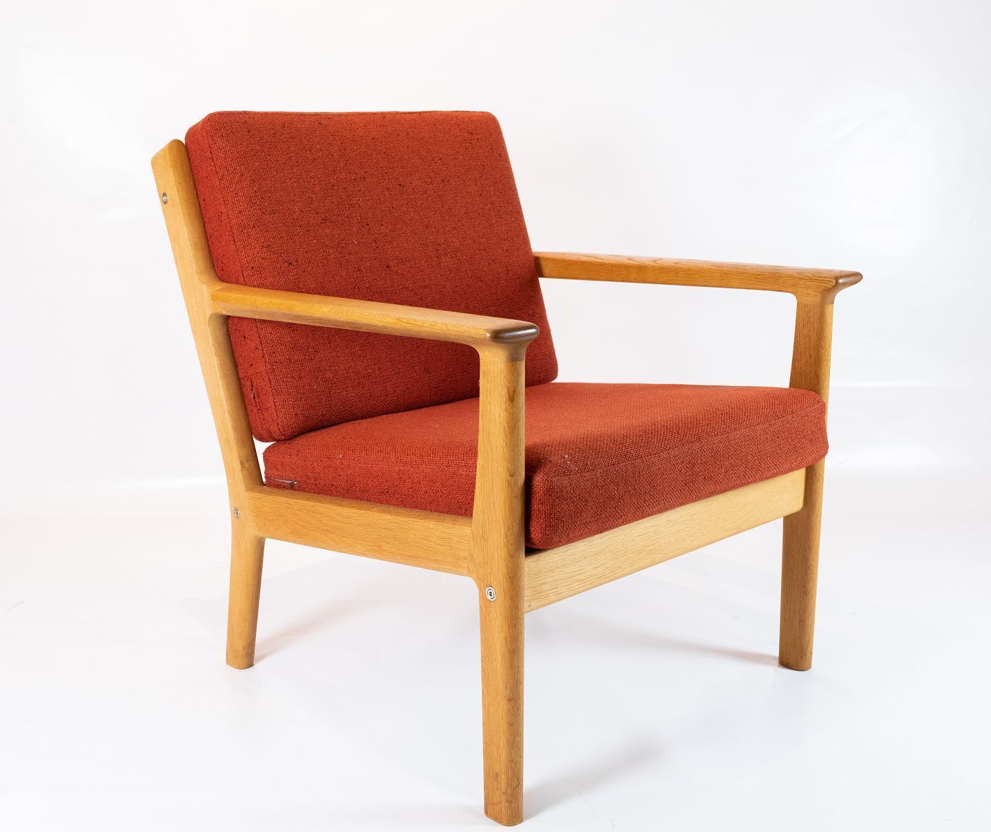 Armchair In Oak And Red Wool Fabric By Hans J. Wegner And Getama From The 1960s.