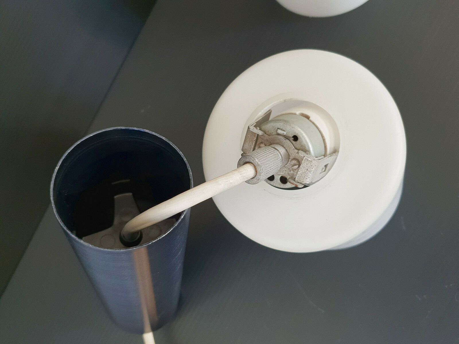 Set Van 3 Vintage Lita Hanglampen Uit De Jaren 1960 – Opaalglaswerk En Nachtblauw Staal photo Verlichting