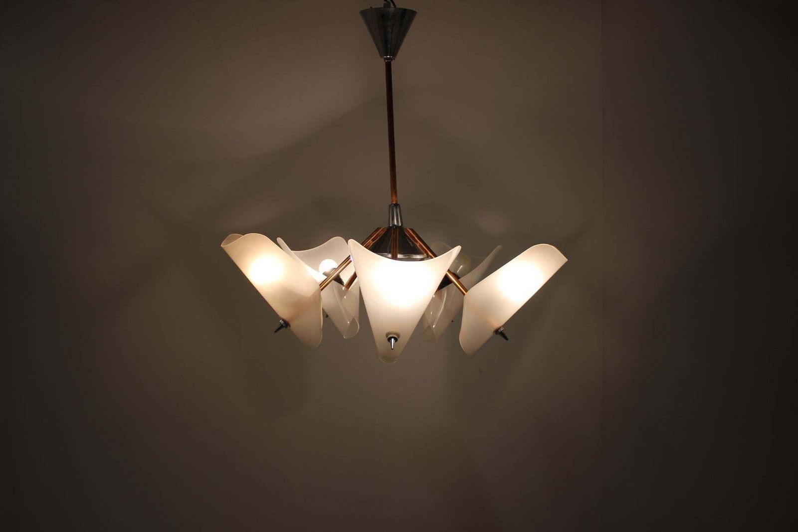 Design Mid Century Messing Hanglamp / Kroonluchter — Ca. Jaren 1960 photo furniture