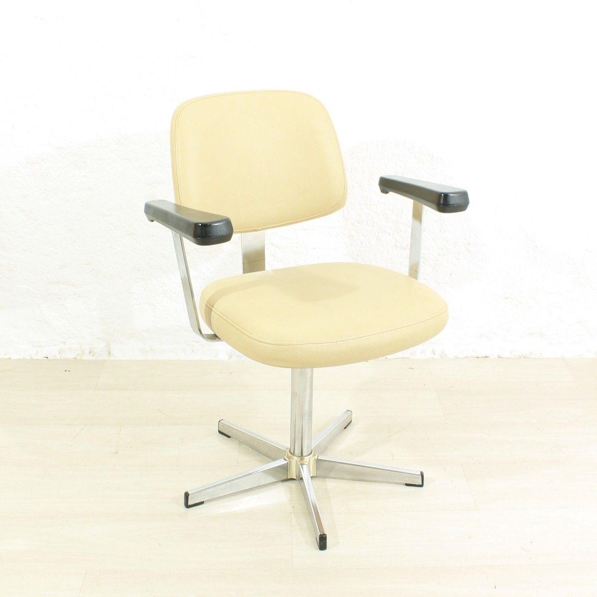 Hair Dresser's Chair