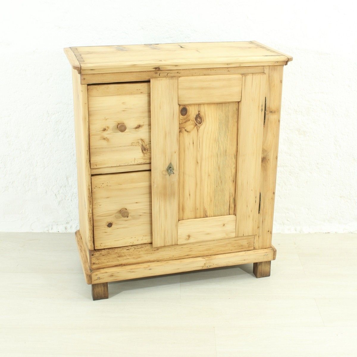 Antique Famers Chest Of Drawers, Ca 1840