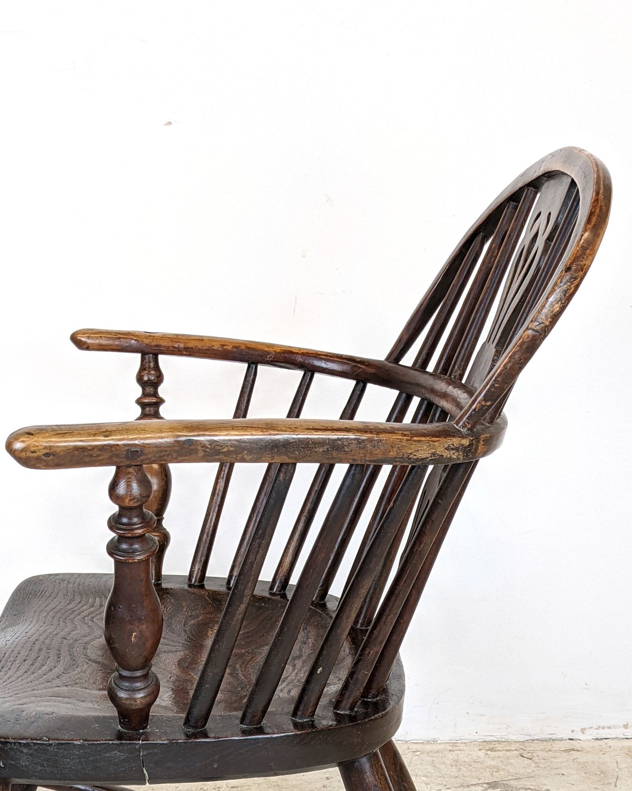 photo furniture Antique Child's Windsor Chair, Yew And Elm, Crinoline Stretcher C.1830