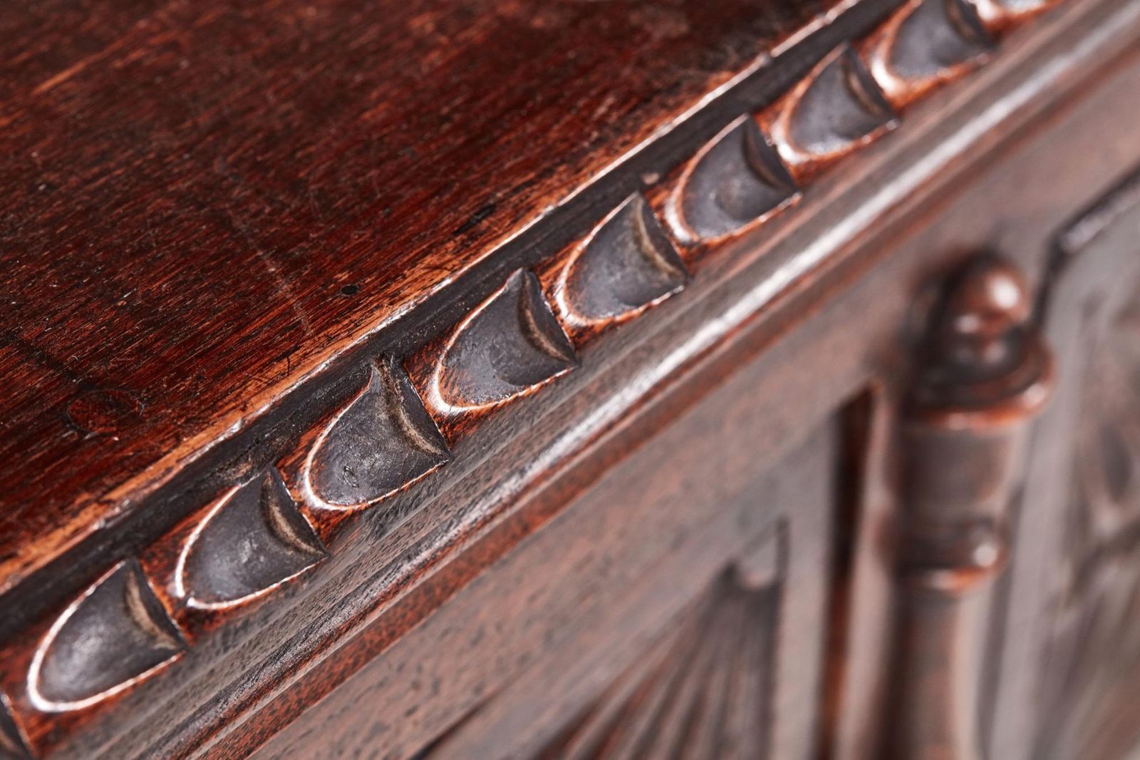 Fantastic 19th Century Antique Carved Oak Dresser photo vinterior