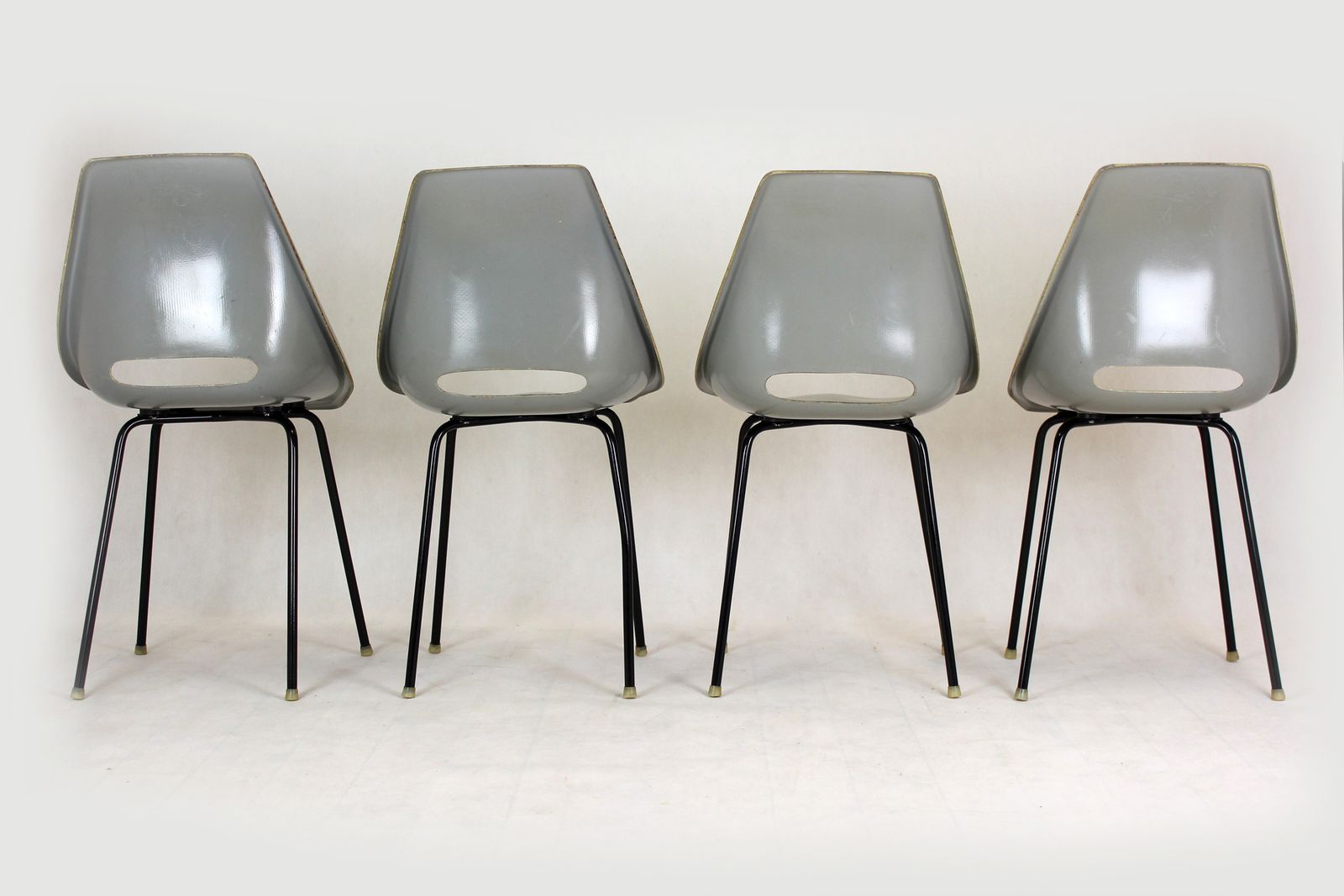 photo for sale Fiberglass Chairs By Miroslav Navratil For Vertex, 1960s, Set Of 4