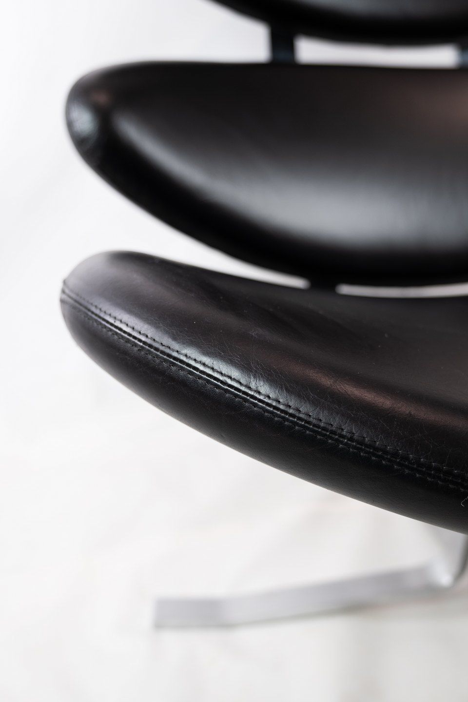Corona Easy Chair, Model Ej 5, Designed By Poul M. Volther In 1964 And Manufactured At Erik Jørgensen. photo 3485.0