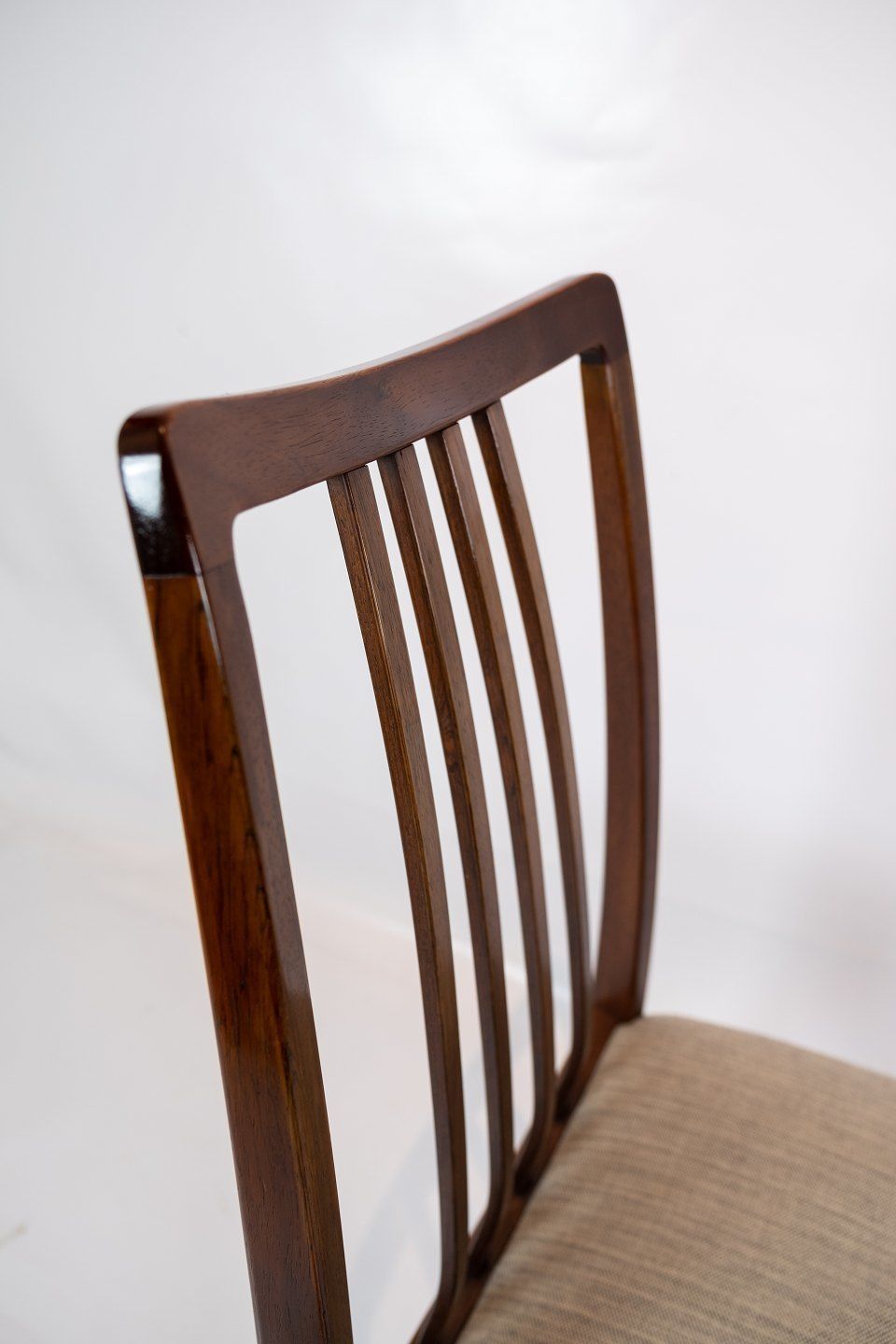 Set Of Six Dining Chairs In Rosewood Upholstered With Light Wool Fabric Of Danish Design From The 1960s. photo vinterior