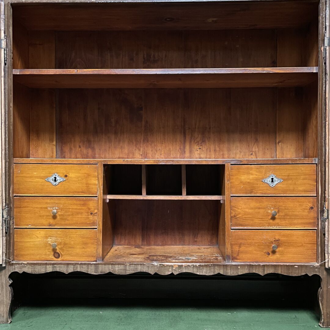 photo for sale Geschilderd Grenenhouten Bureau Met Wandkast