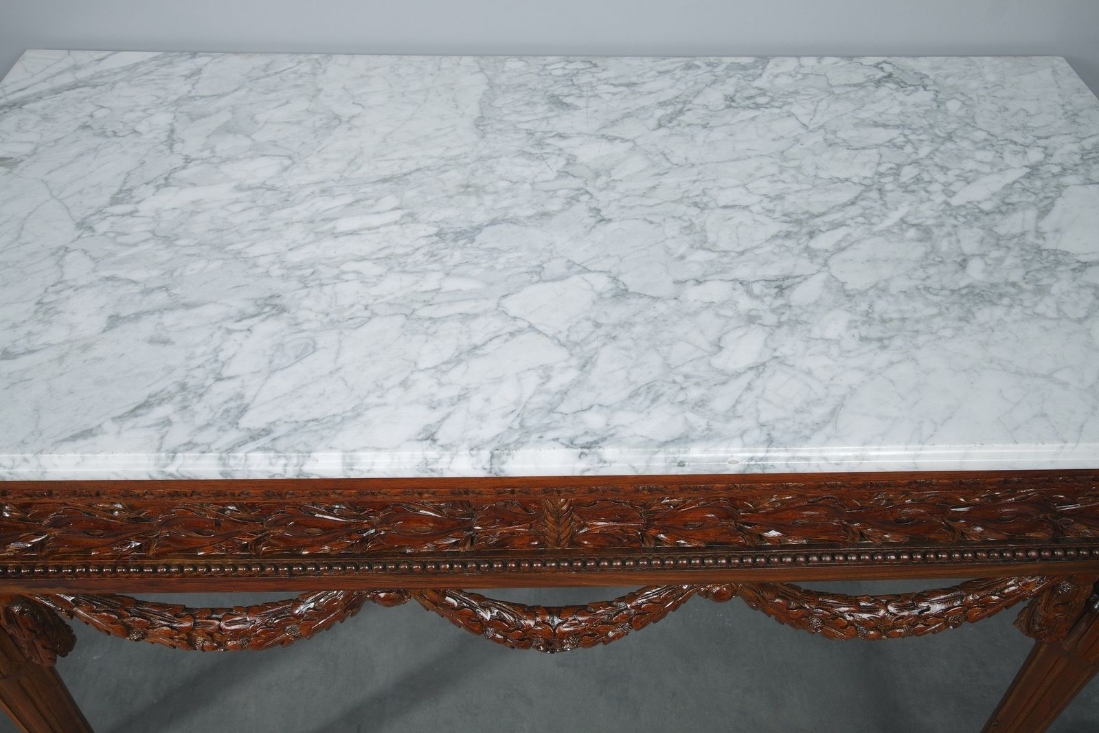 photo for sale Paire de tables consoles de style Louis XVI en noyer