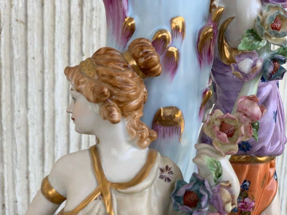 photo buy Présentoir figuratif en porcelaine de Sèvres, corbeille à fruits surélevée, XIXe siècle