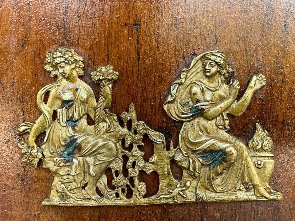 photo furniture Grande bibliothèque Empire danoise en acajou avec détails en bronze, vitrine