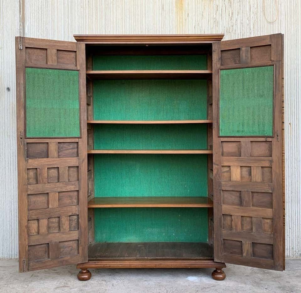 Armoire XIXe siècle en noyer, influence castillane, Espagne, restaurée photo 5917.0