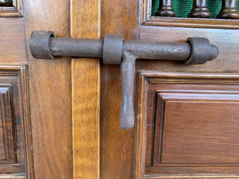photo for sale Armoire XIXe siècle en noyer, influence castillane, Espagne, restaurée