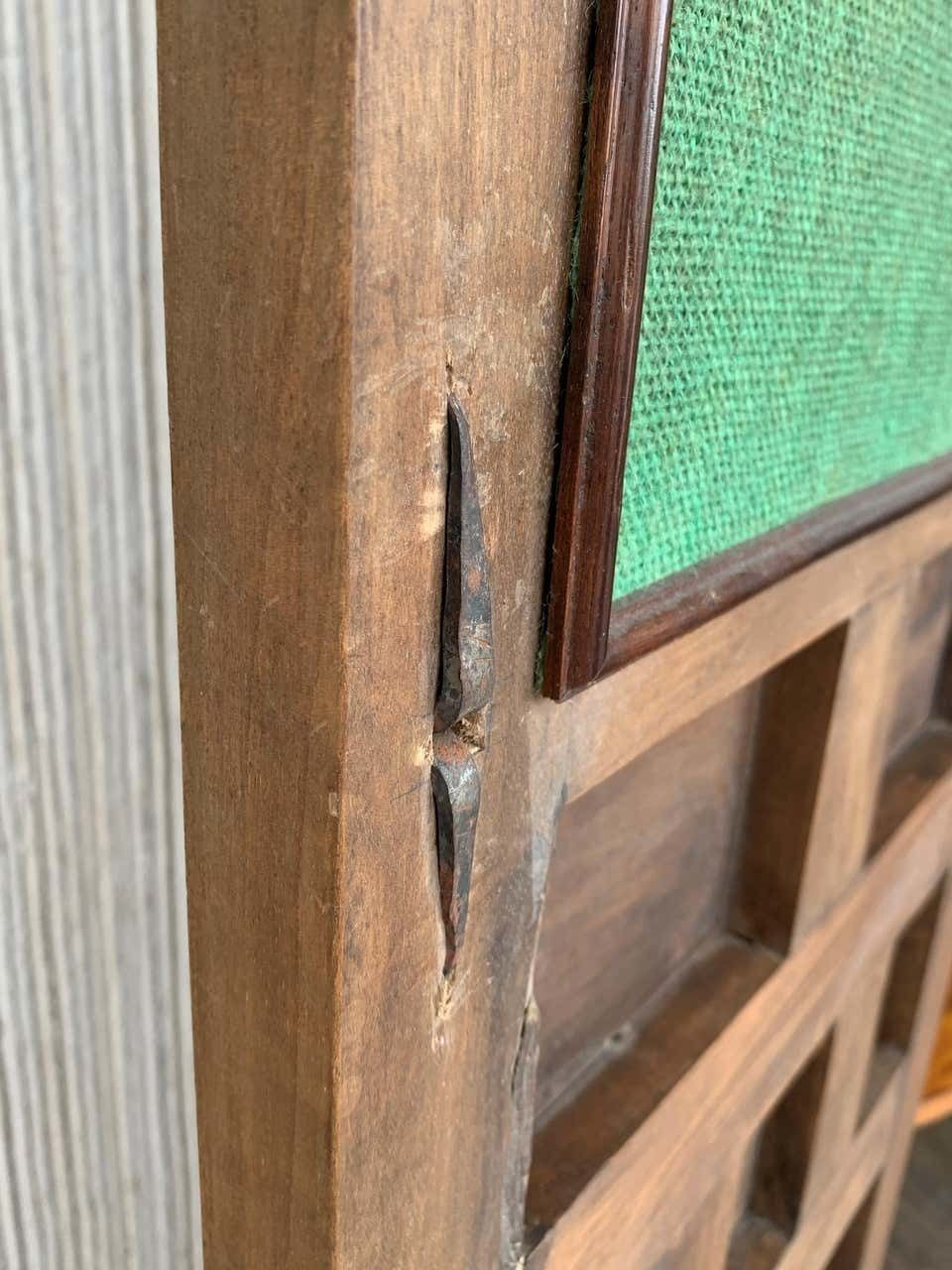 5917.0 Armoire XIXe siècle en noyer, influence castillane, Espagne, restaurée photo