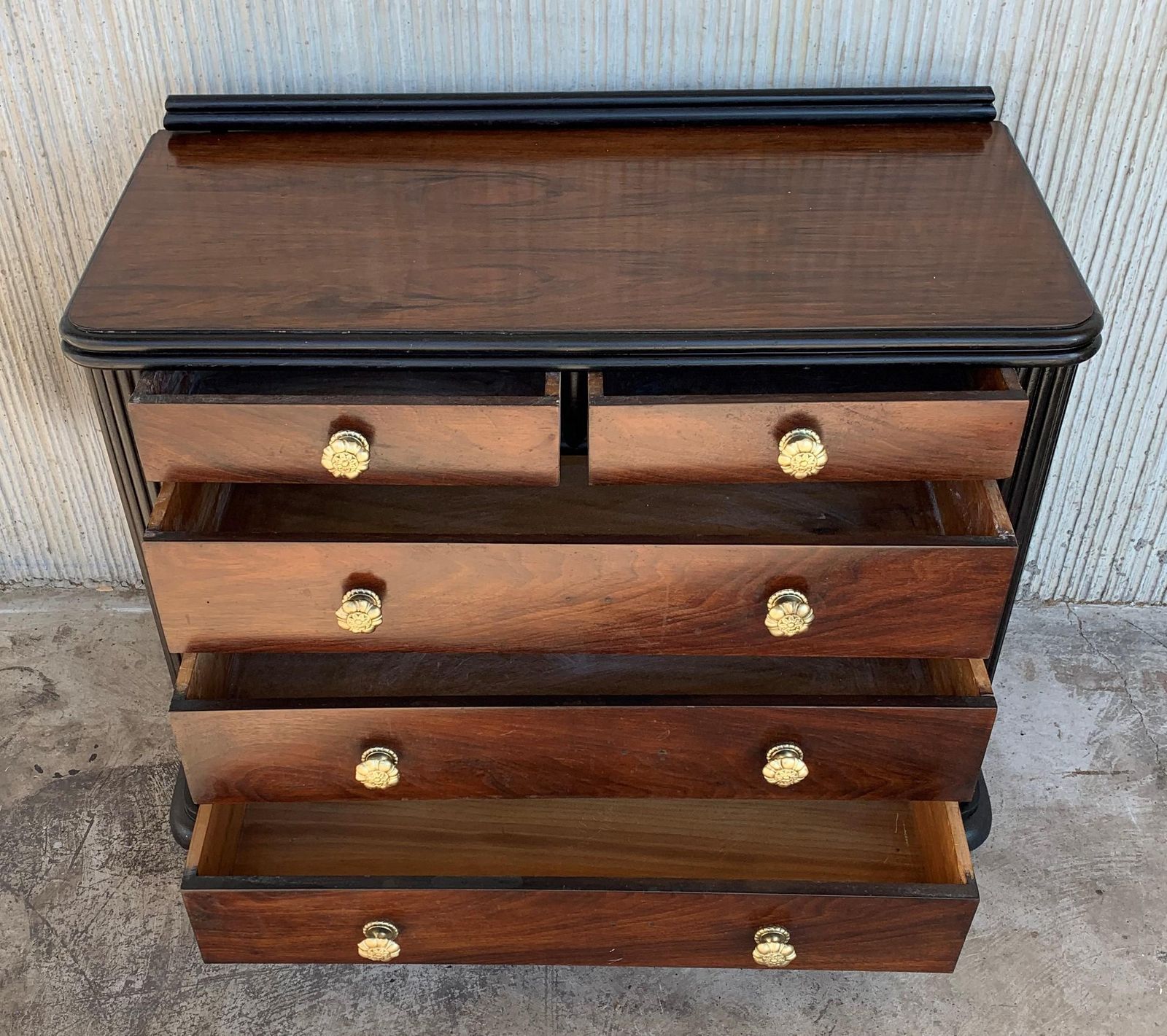 French Art Deco Chest Of Drawers With Ebonized Base And Columns photo vinterior