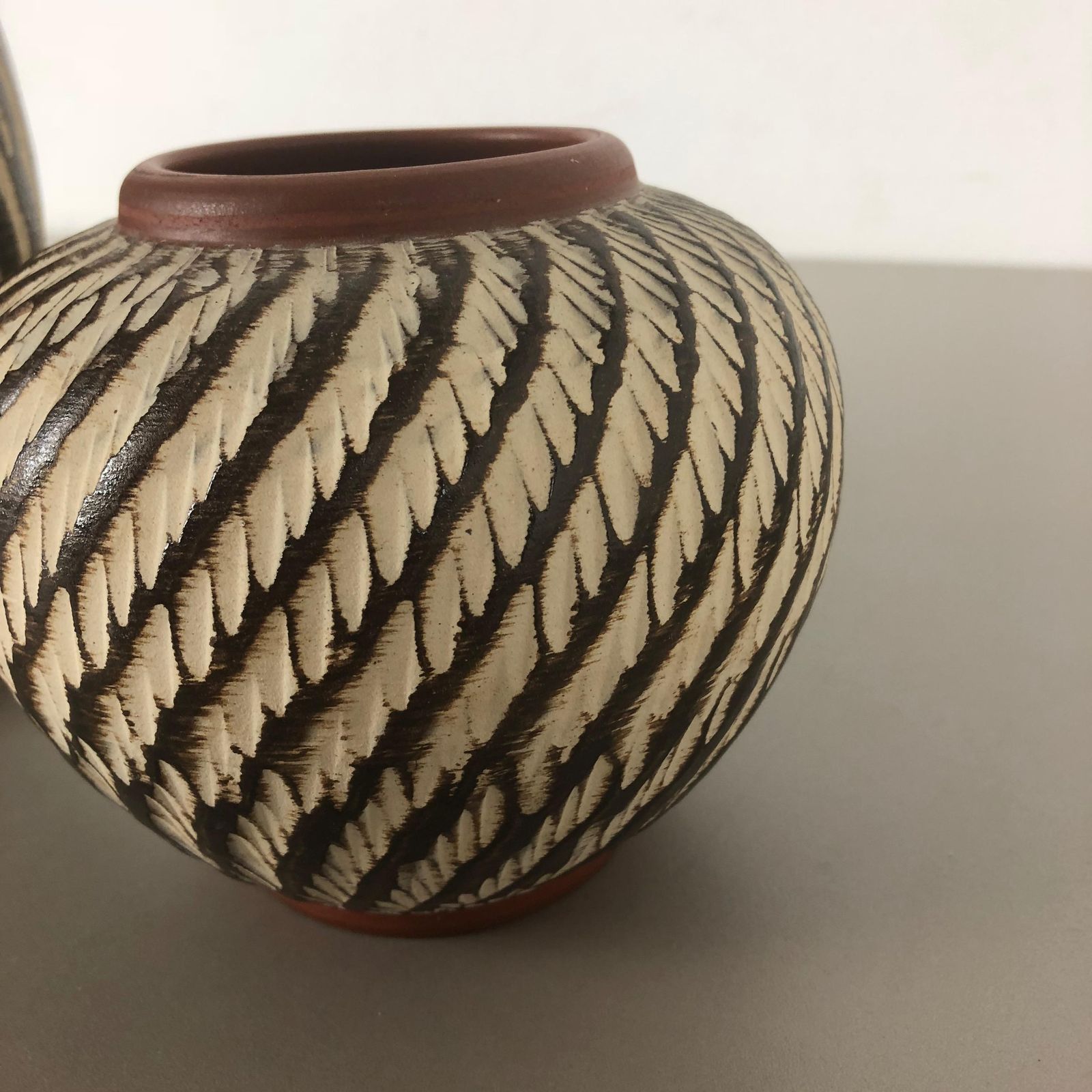 photo vintage Set Of Two Vintage Pottery "Abstract" Vases Made By Wekara, Germany, 1960s