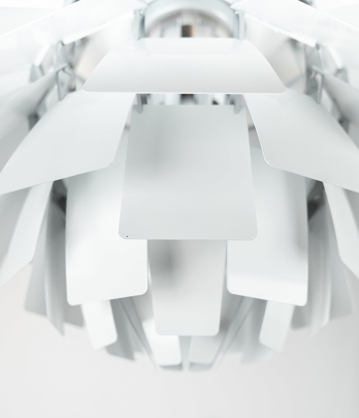 White Artichoke, ø48, Designed By Poul Henningsen In 1958 And Manufactured By Louis Poulsen. photo buy